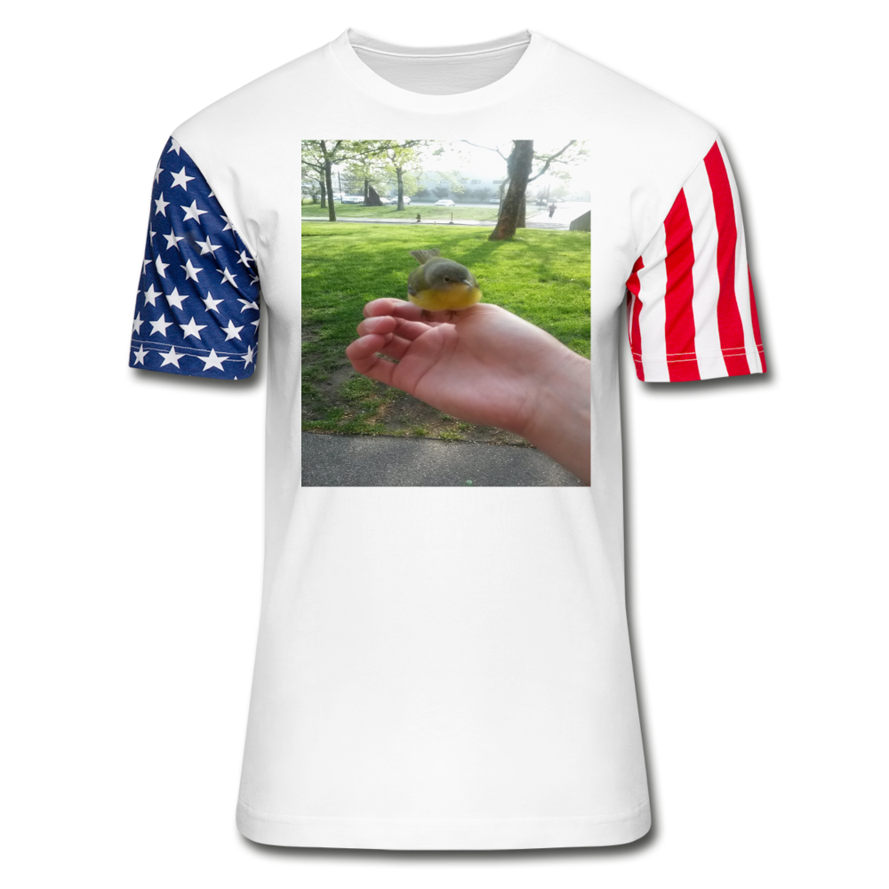 WILD WARBLER BIRD ON HAND Stars & Stripes T-Shirt - white